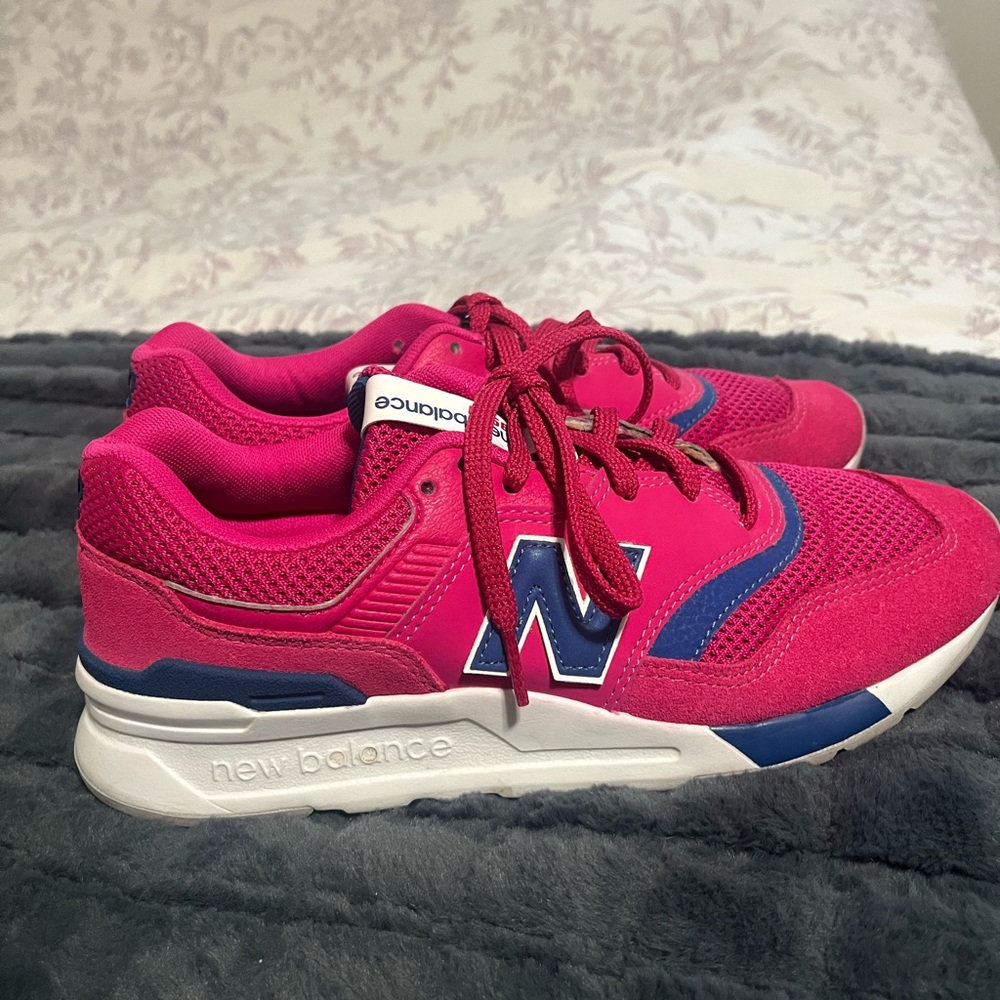 New Balance 997H Fuchsia and Navy Athletic Shoes- RARE colorway